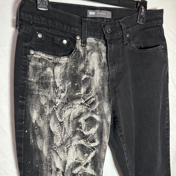 Hand-Painted Levi Jeans - Picture 7 of 8